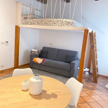아파트 In Centro Storico L&l House *