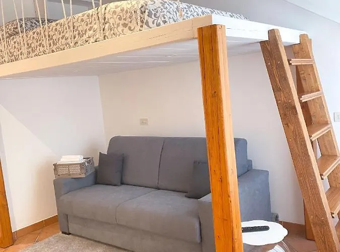 아파트 In Centro Storico L&l House *